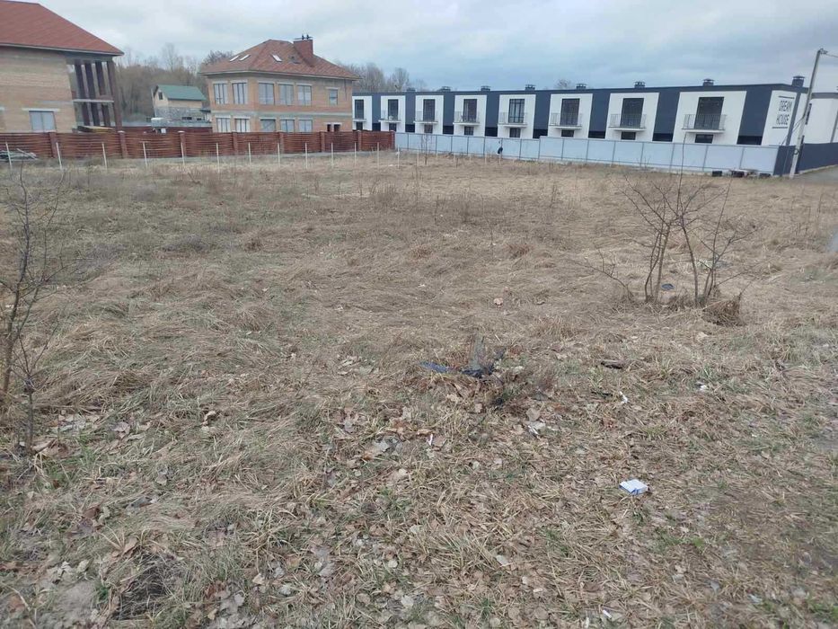 Продаж двох фасадної земельної ділянки 12 соток під будівництво