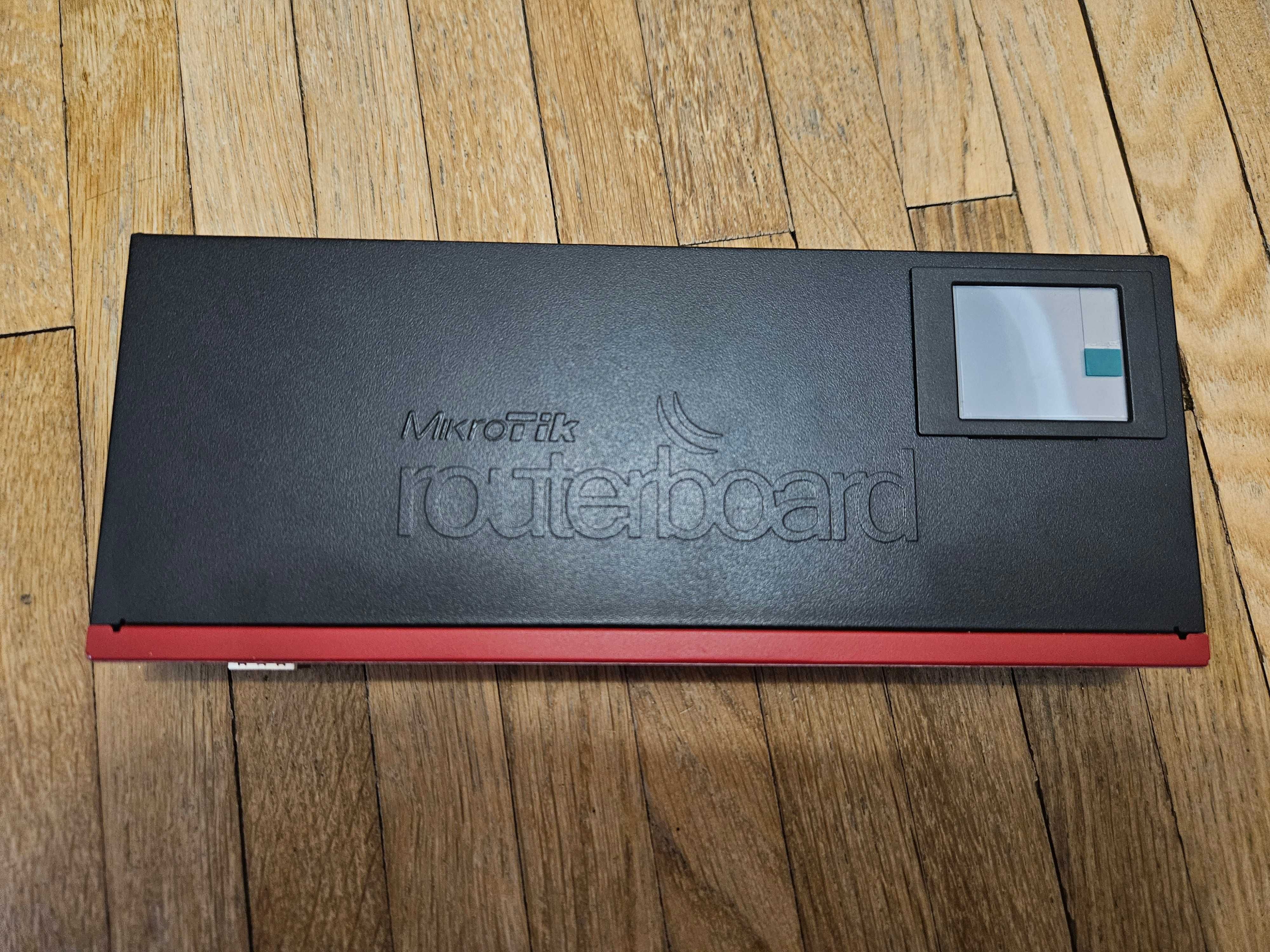 Комутатор Mikrotik RB2011UiAS-IN