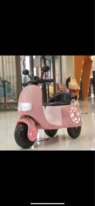 Дитячі електромобілі та мотоцикли