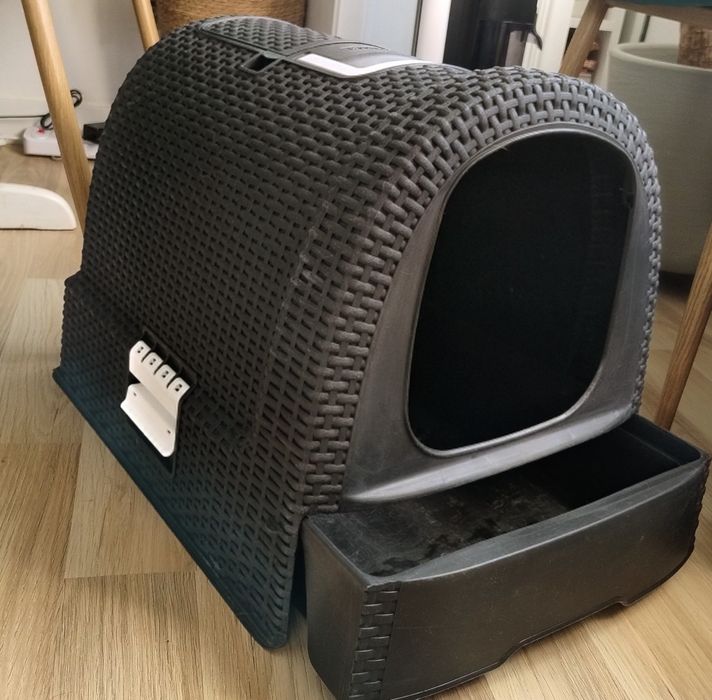 Caixa de areia para gatos Curver com sistema de ventilação