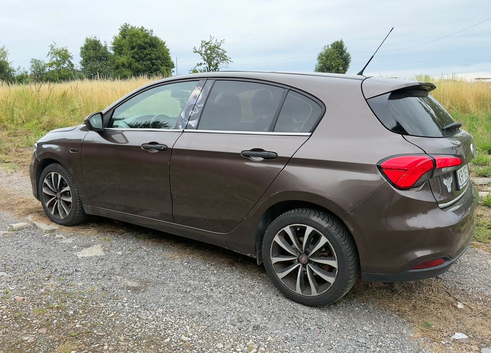 Wynajem na Taxi auto osobowe Fiat Tipo HB 2017