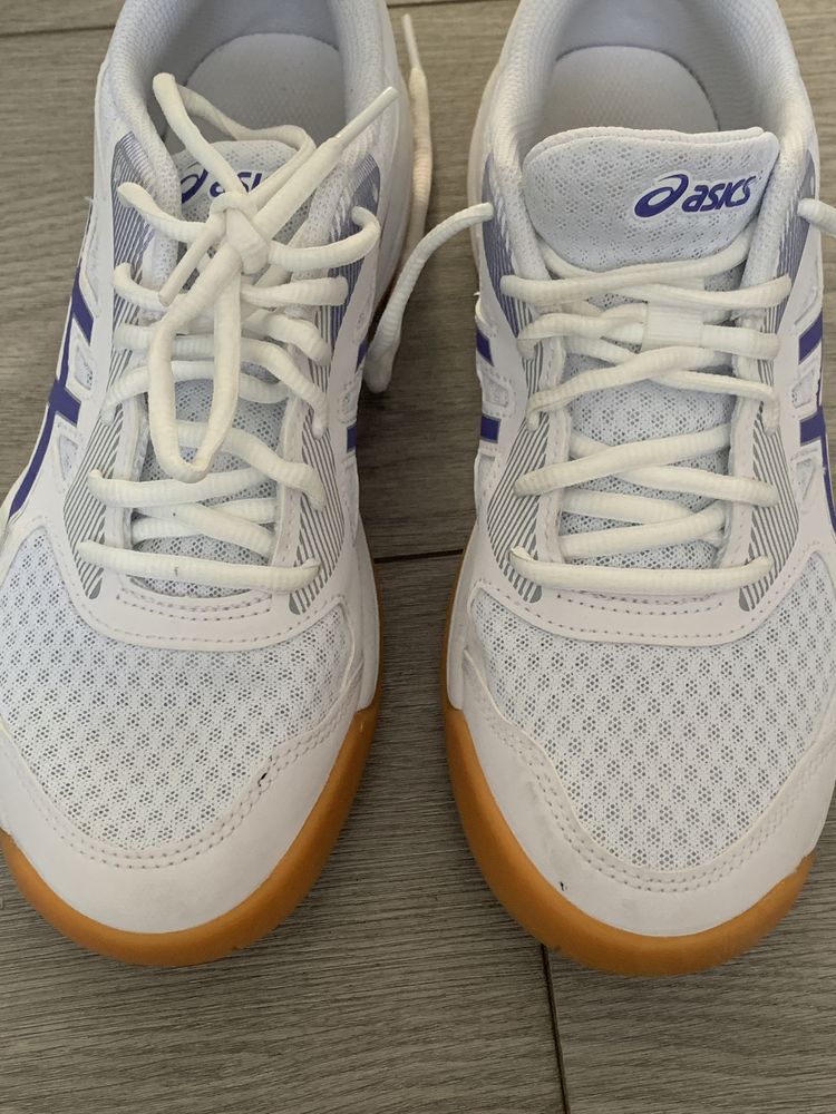 Жіночі кросівки волейбольні Asics Upcourt 5