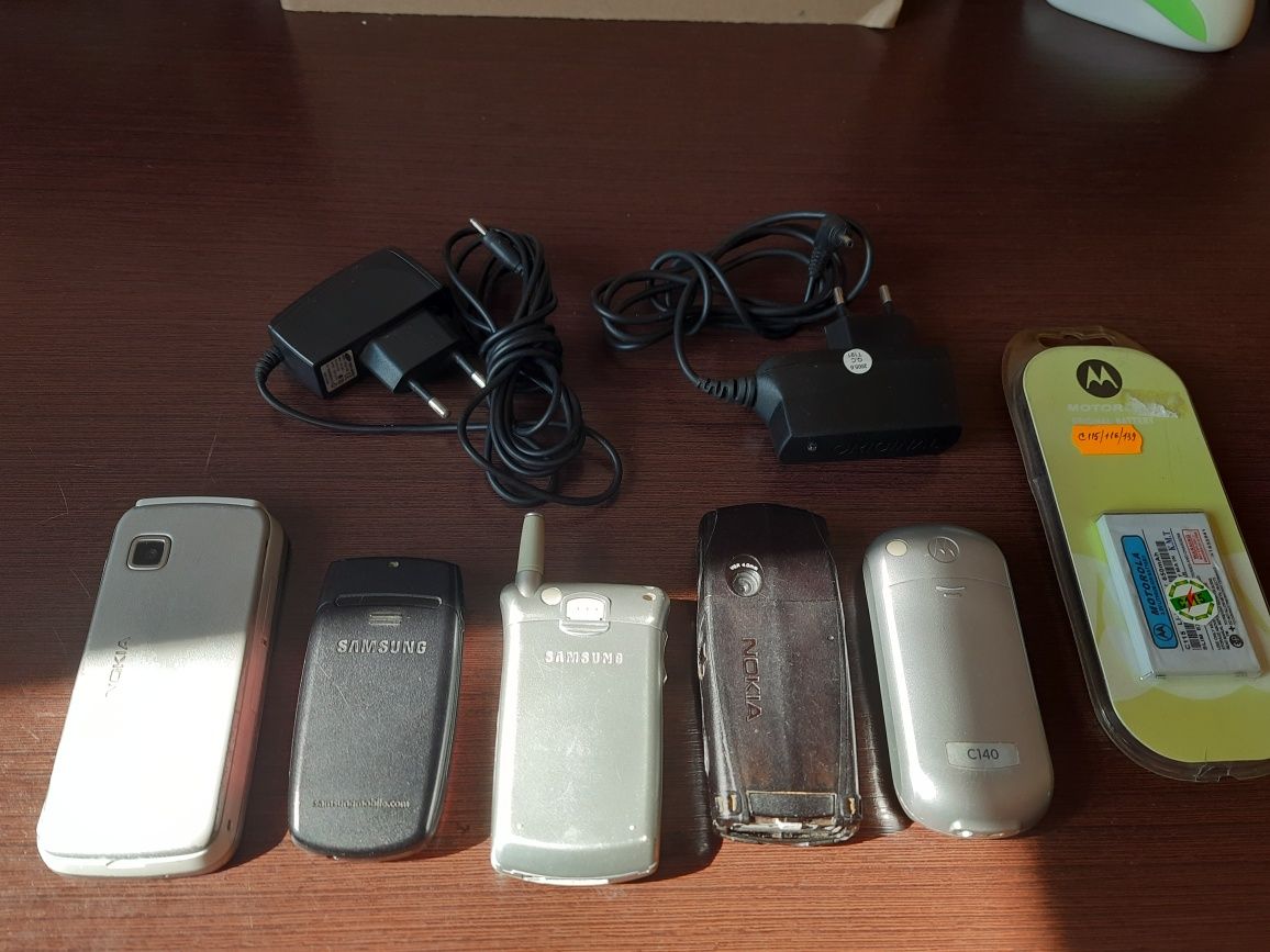 Кнопочные телефоны Motorola c140, Nokia 5140i,Nokia 5228,6260