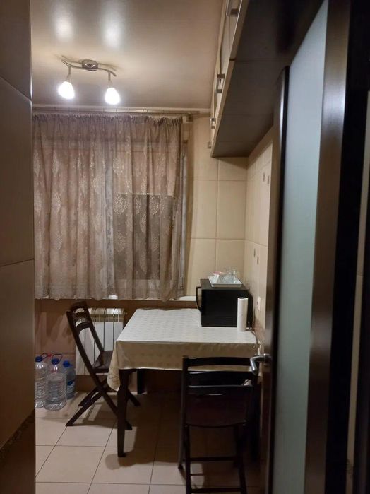 2к.кв. з ремонтом, поруч метро, р-н Одеська