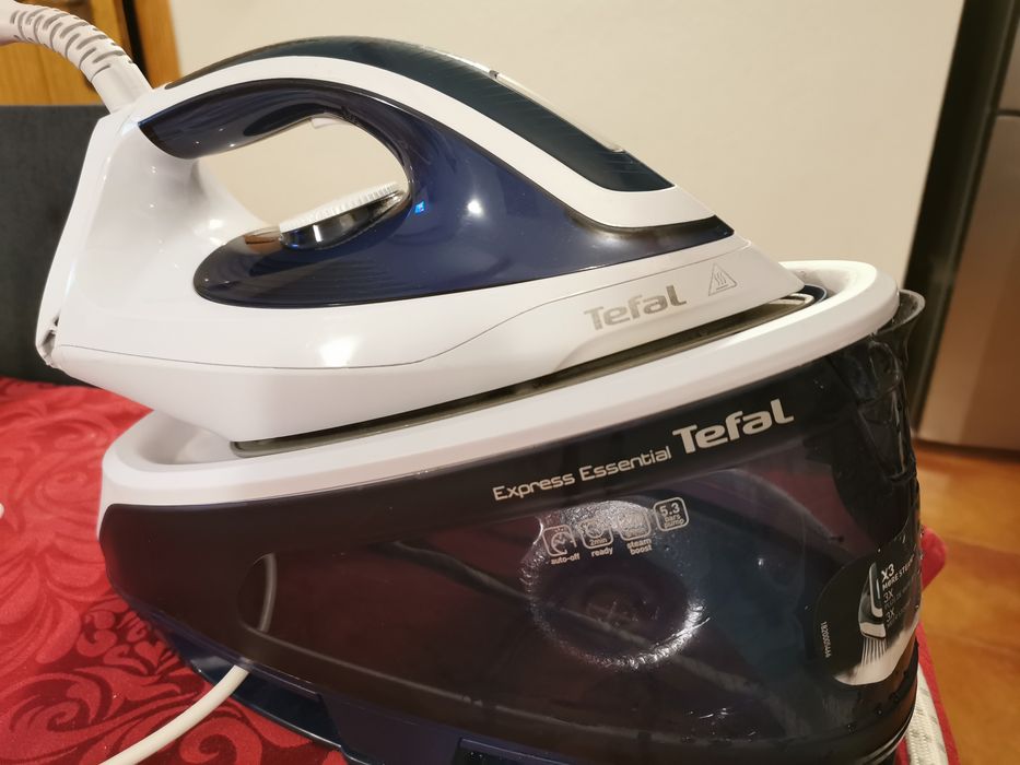 Ferro de engomar Tefal express essential