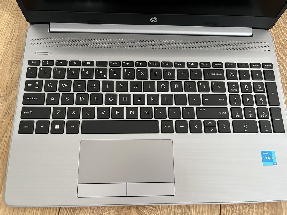 Laptop HP 250 g8