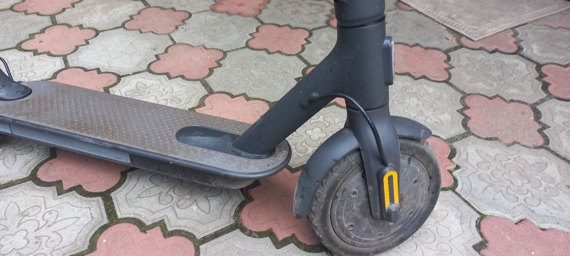 Электросамокат Xiaomi Mi Electric Scooter 1s Black