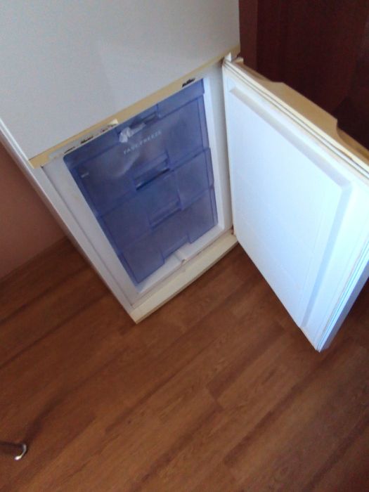 Продам холодильник SNAiGE