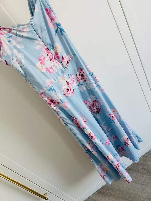 Śliczna niebieska kwiatowa sukienka Pakuten S/M Nowa