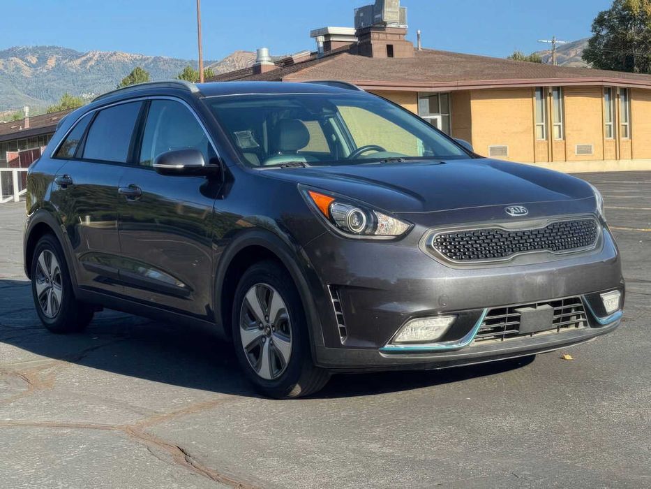 Kia Niro Plug-In Hybrid EX      2019