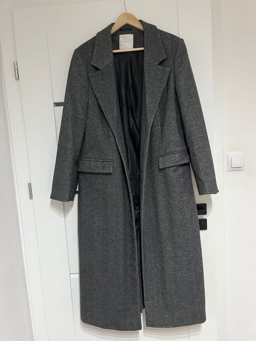 Szary płaszcz z domieszka wełny