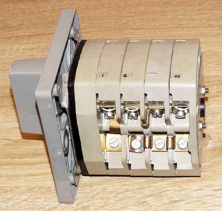 Przełącznik pakietowy gwiazda trójkąt Y/D 63 A 660 V EAW ELGERO NRD