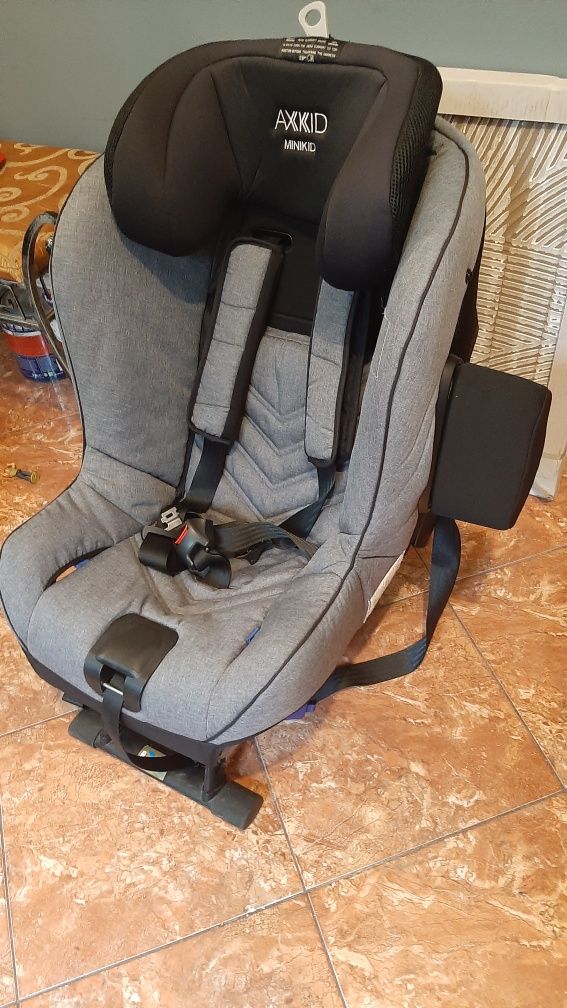 Axkid Minikid 2.0 + mata ochronna