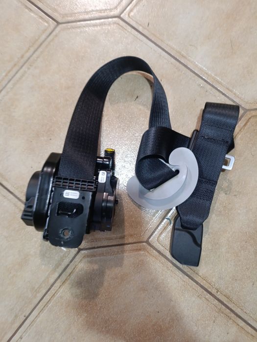 Ремінь безпеки пасажира Tesla model 3