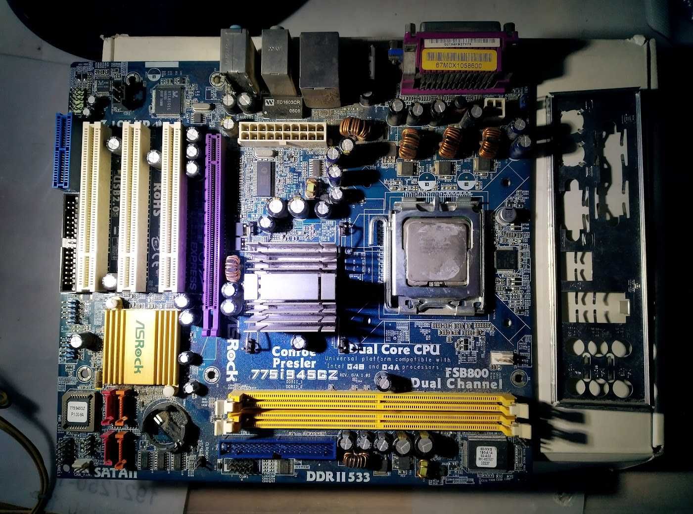 Материнська плата ASRock  s775 P з прцессором 3 ГГц з відео