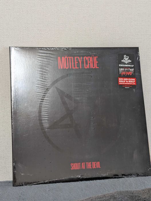 Вінілова платівка Mötley Crue Shout At The Devil Exclusive LP (Split)