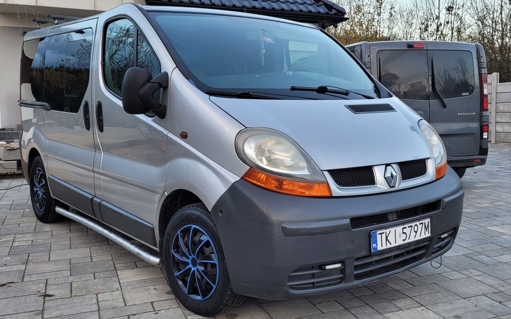 Renault Trafic*2005 rok*1,9 DCI*9 osobowy*Klima*TV*Doinwestowany*I