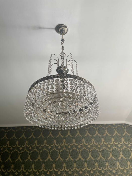 Lustre de Cristais – Estilo Clássico – Iluminação Decorativa