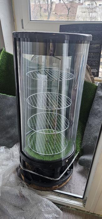 Холодильна віирина для десертів