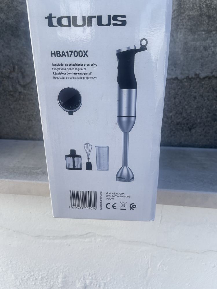 Batedeira Taurus HBA1700X – NOVA, selada na caixa