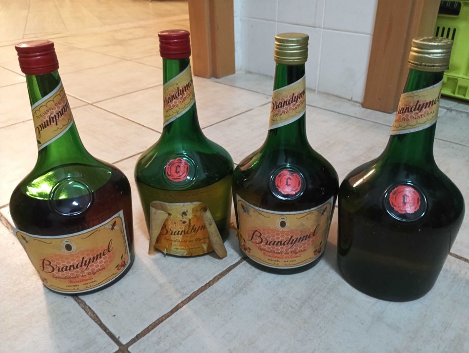 Lote 4 garrafas Brandymel antigas, fechadas.