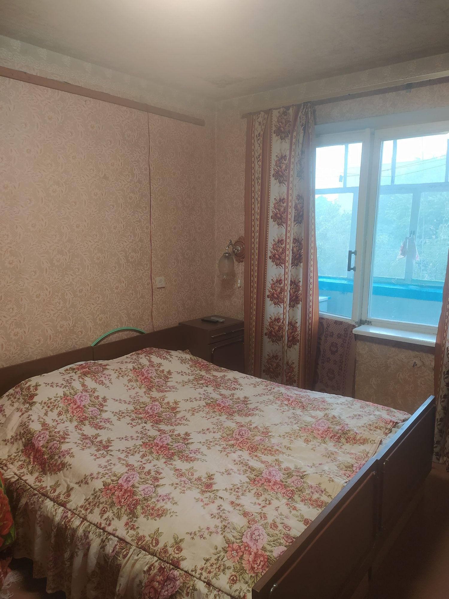 Продається квартира трьох кімнатна в центрі