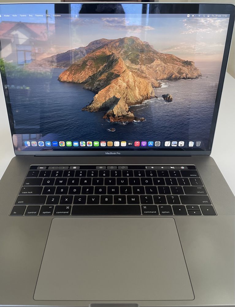 MacBook Pro (15-inch, 2016) в гарному стані, повністю в оригіналі.