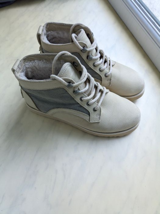 Теплі ботінки UGG  жіночі
