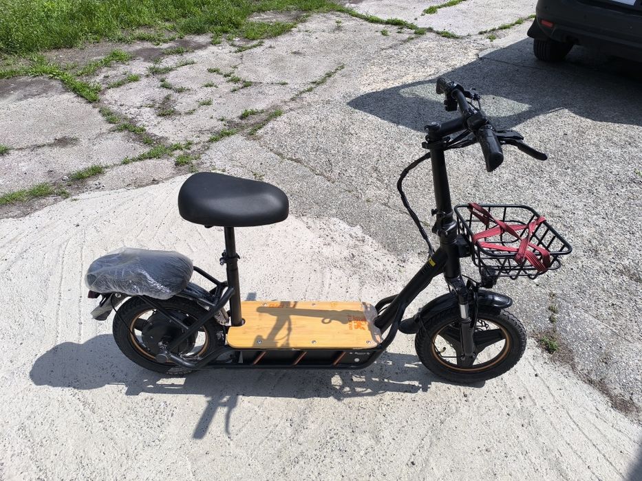 Kugoo Kirin c1 pro new 2024 Продам майже новий електросамокат з сідлом