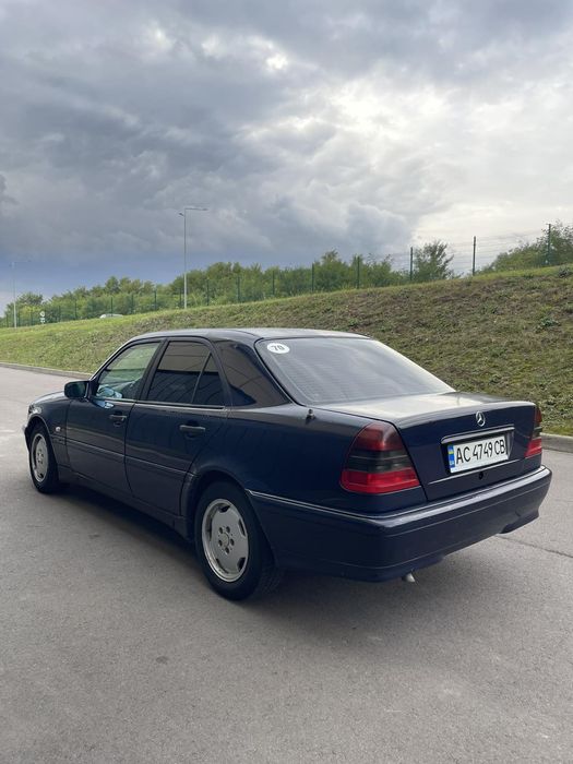 Продаю мерседеса 1.8 газ/бенз