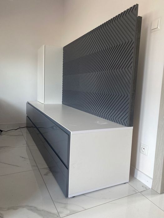 Szafka z szufladami pod telewizor