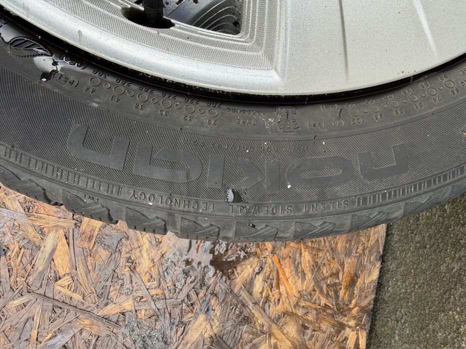 Koła zimowe Nokian 195/55 R16 91H XL – stalowe felgi Renault