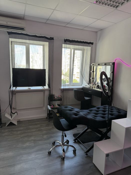 Крісло реклайнер масажне стіл манікюрний