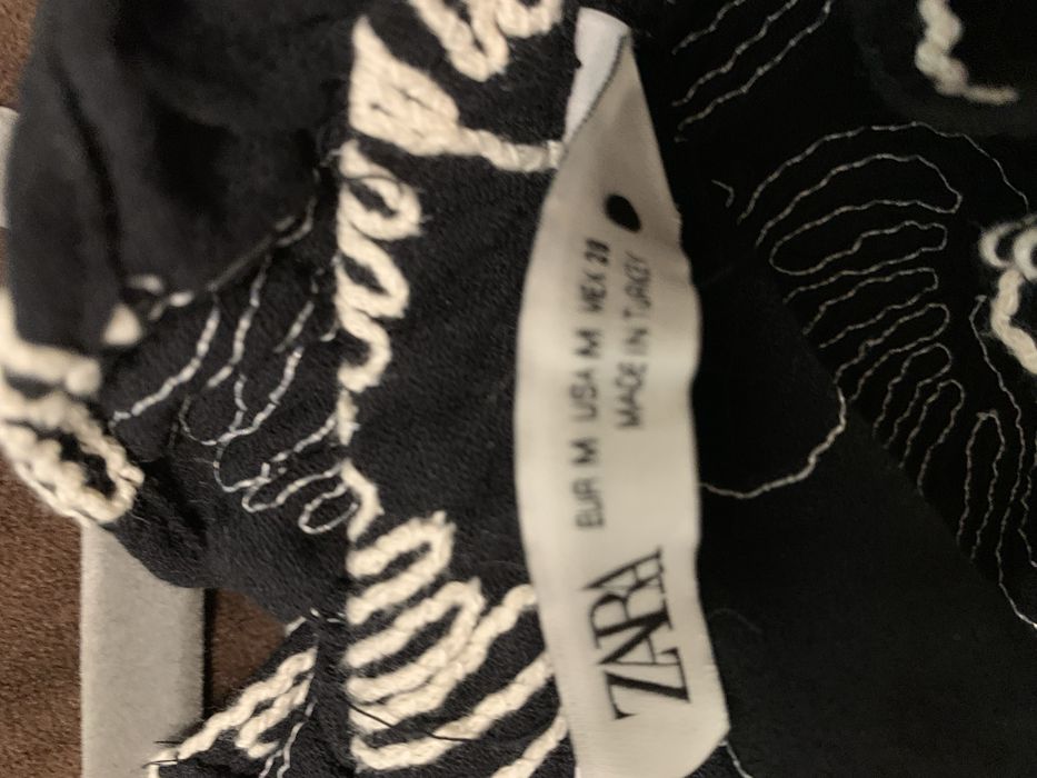 Блуза сорочка із вишивкою Zara