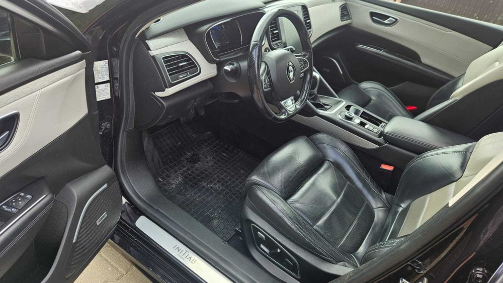 Renault Talisman Initiale Paris fot. skóra grzane wenty, panorama