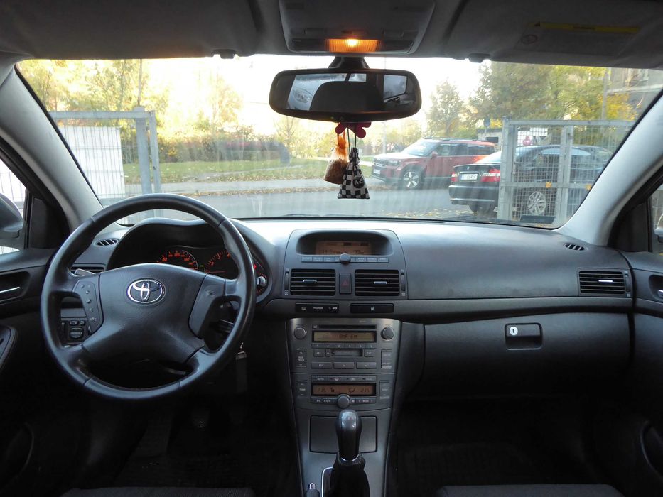 Toyota Avensis 2.0 Benzyna, Bogate Wyposażenie, Zadbany, HAK