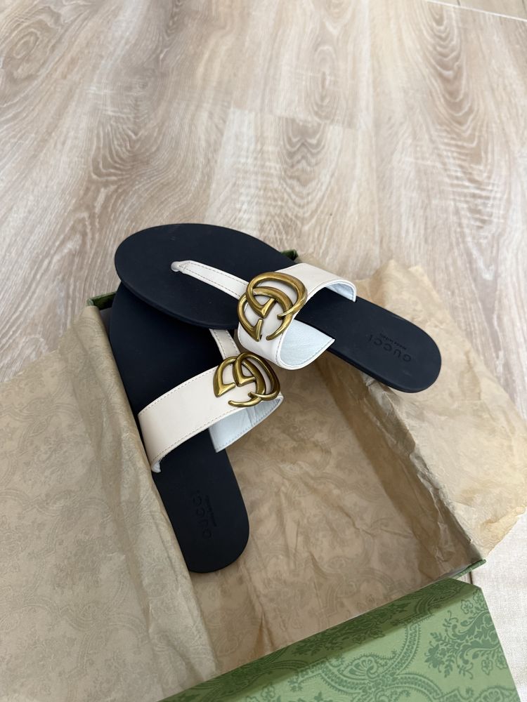 Klapki GG Gucci Lato sandały japonki
