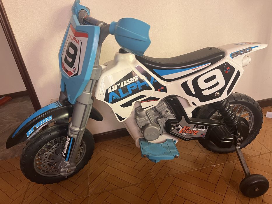 Vendo motas de criança