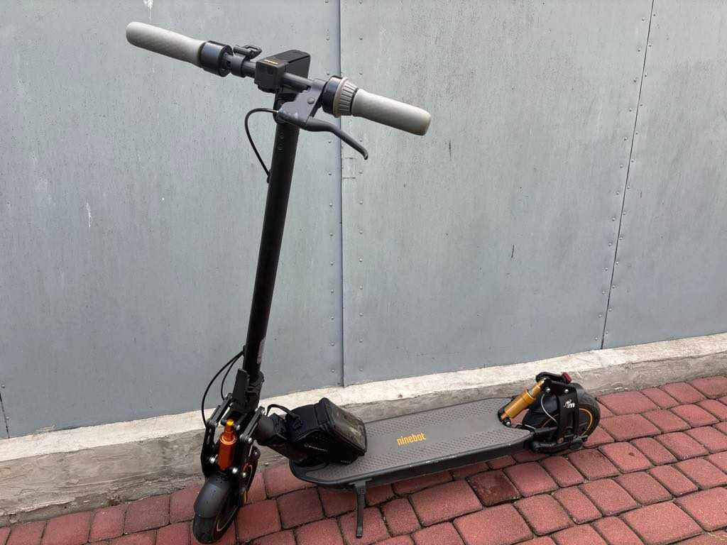 SEGWAY Ninebot G 30 MAX prędkość 50 KM/h  plus BATERIA ,przebieg 350km