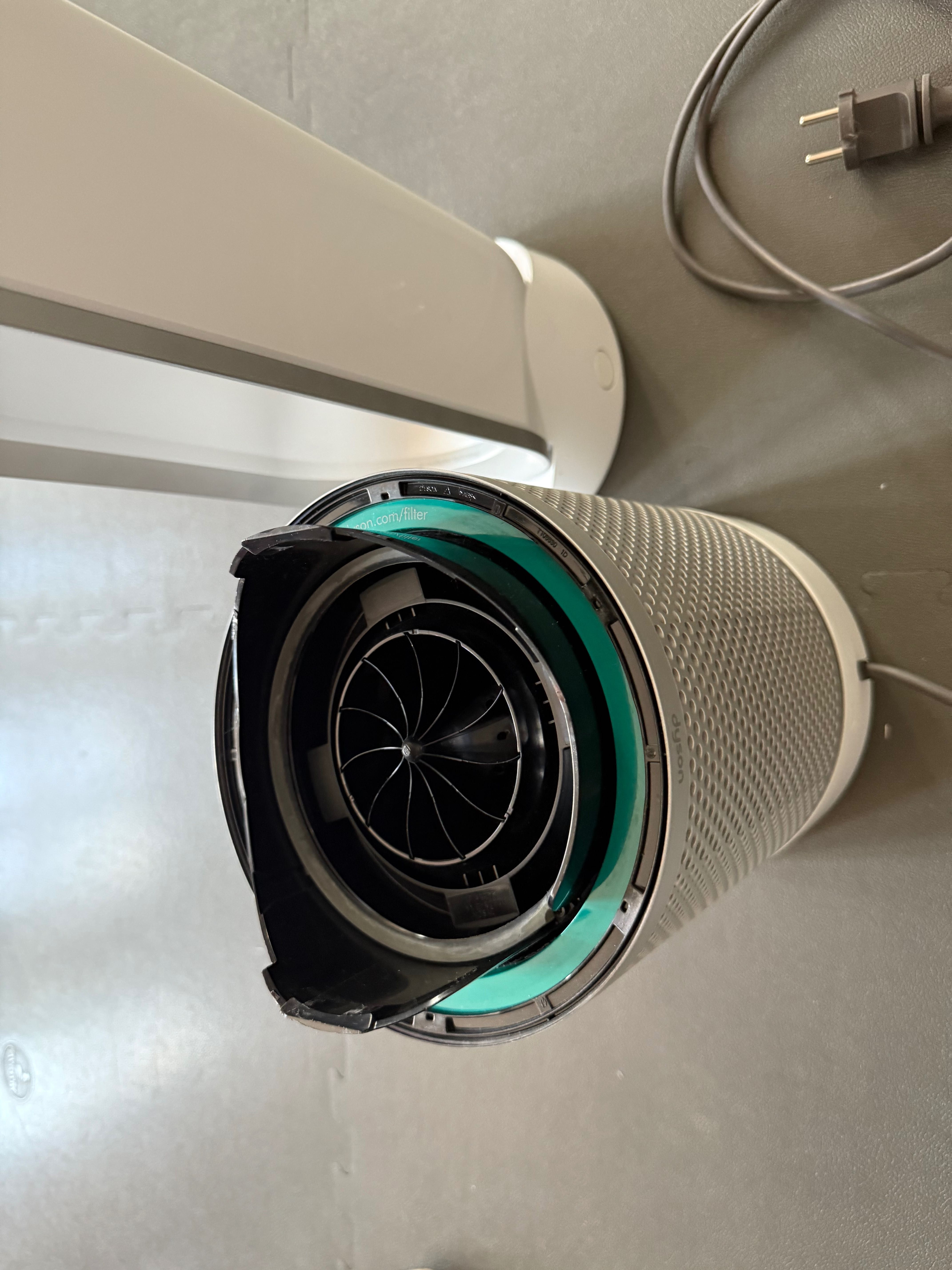 Dyson oczyszczacz powietrza (bez funkcji grzania)— filtr ~400 zł