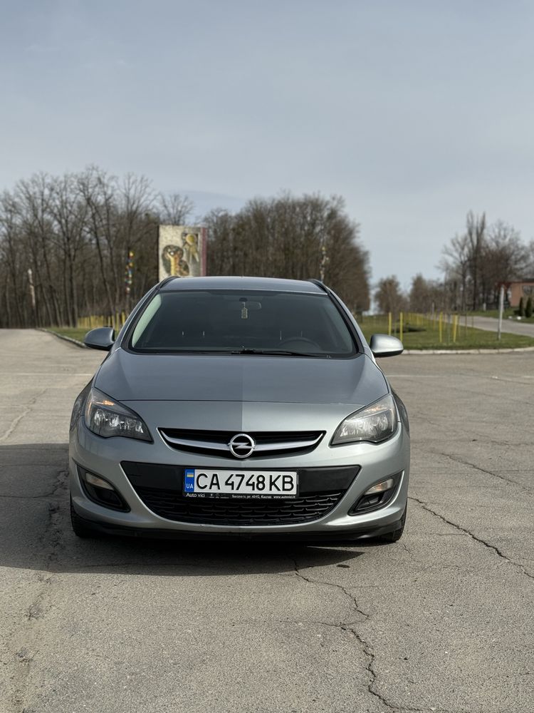 Opel Astra J rest 2013 1.7