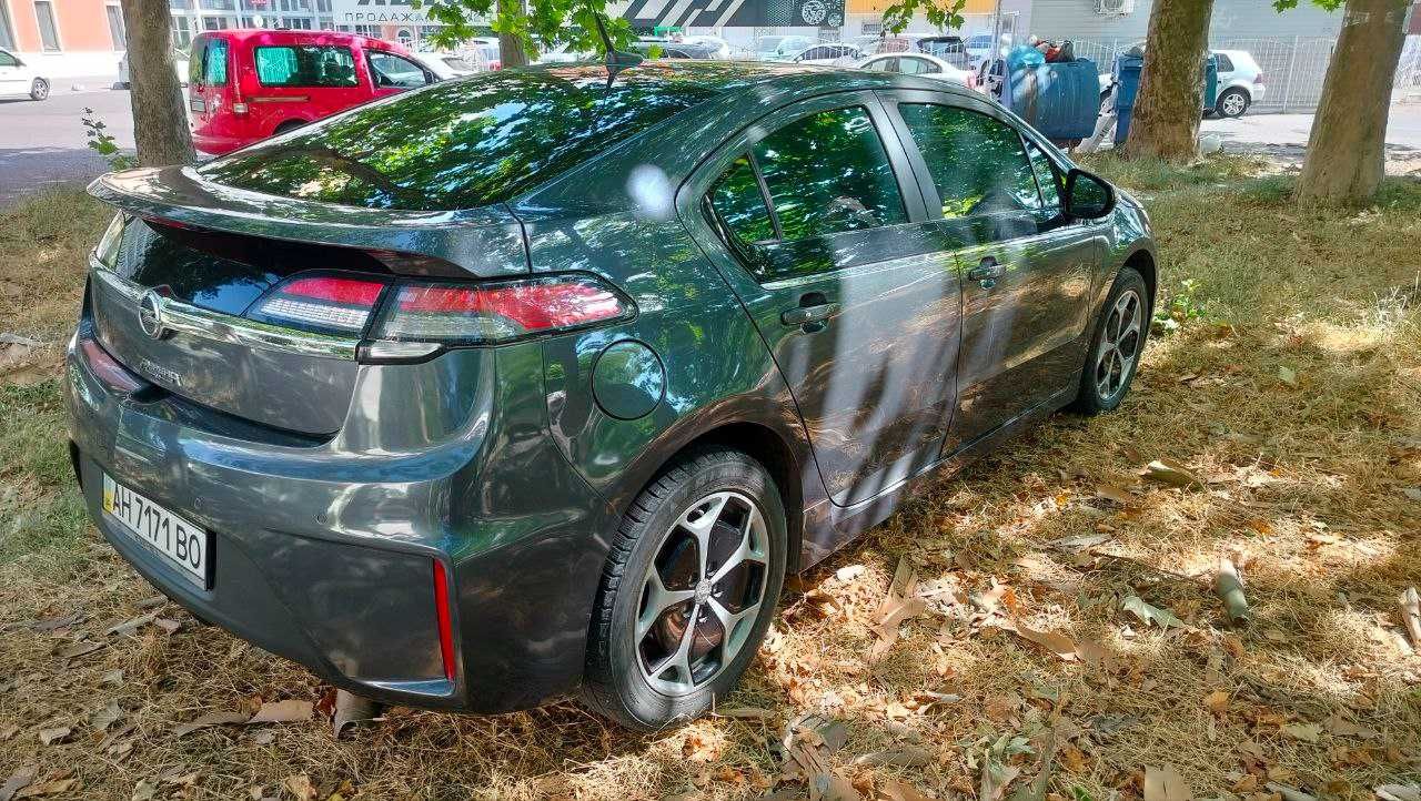 Opel Ampera PHEV 2012