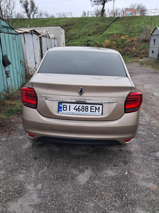 Автомобіль Рено Логан