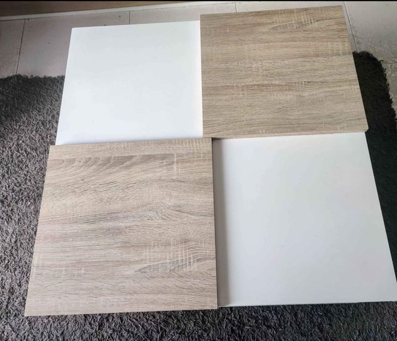 Mesa de sala branca e bege
