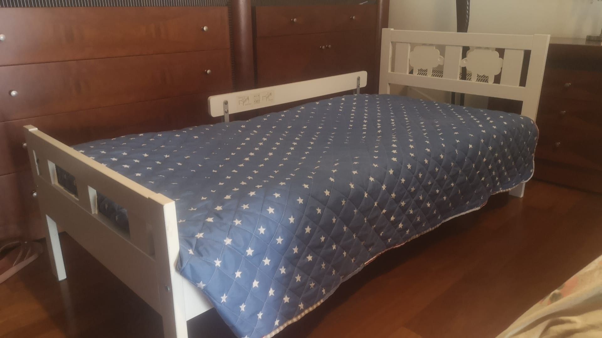 Cama de criança, com estrado e colchão