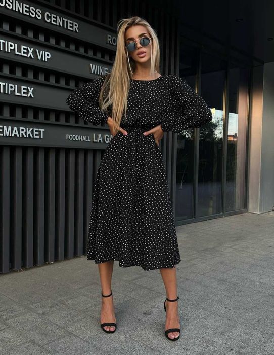 Сукня міді в горошок