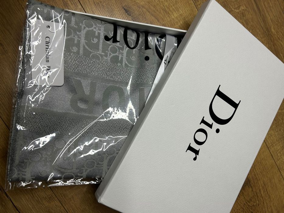 Piękny Szal / Chusta / DIOR