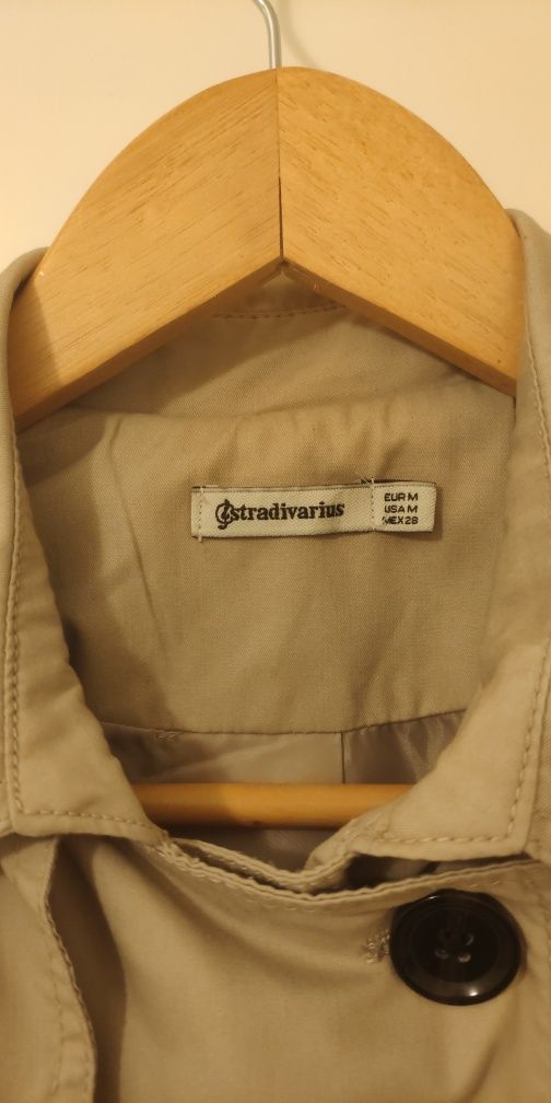 Gabardina bege - Stradivarius