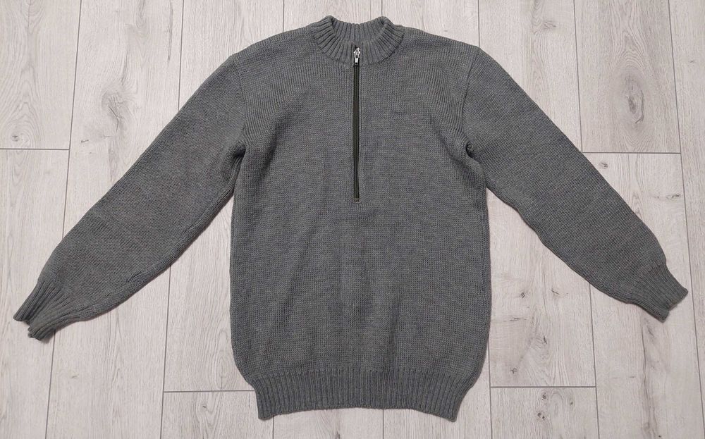 Свитер шерстяной M74, свет размер 48, 56, лёгкое б/у, армия Швейцария