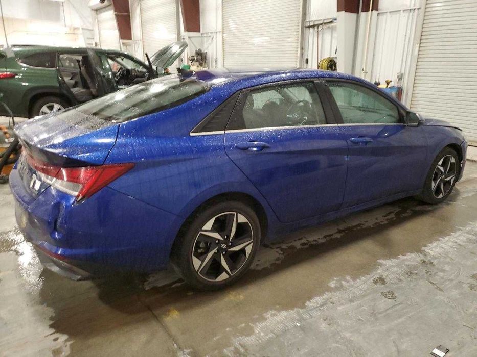 Hyundai Elantra Limited 2021 .